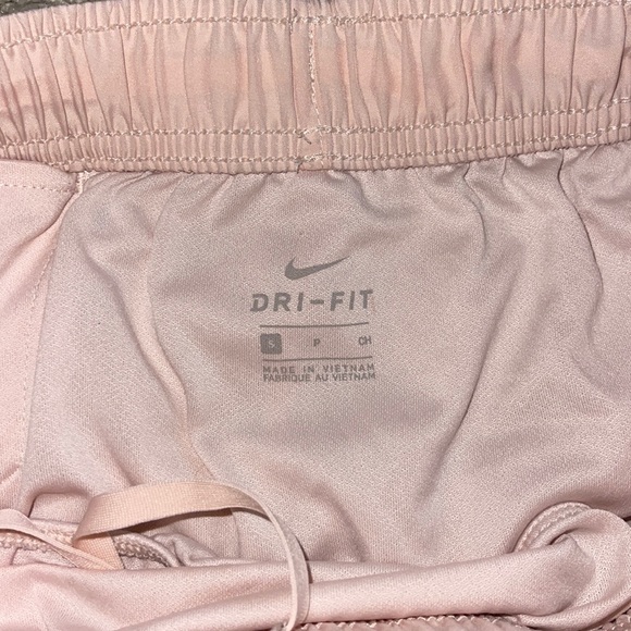 light pink double swoosh nike shorts - Picture 3 of 3